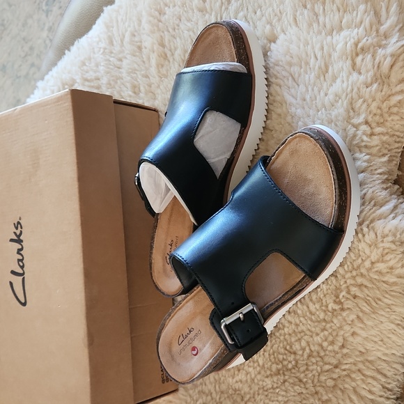 NWT IOB Clarks Lizby Ease Black Lea Leather Easy Slide Sandal ๐ก ๐ค - Picture 13 of 16